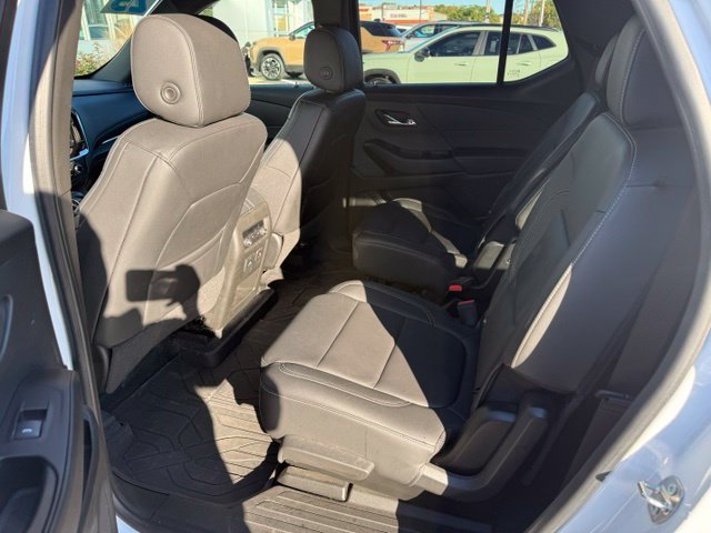 Used 2023 Chevrolet Traverse LT w/ LT Premium Package AWD/4WD image 9