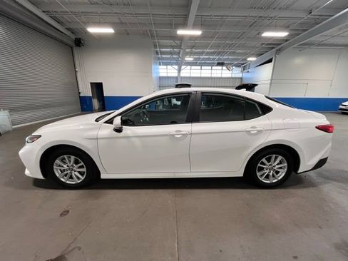 Used 2025 Toyota Camry LE image 6