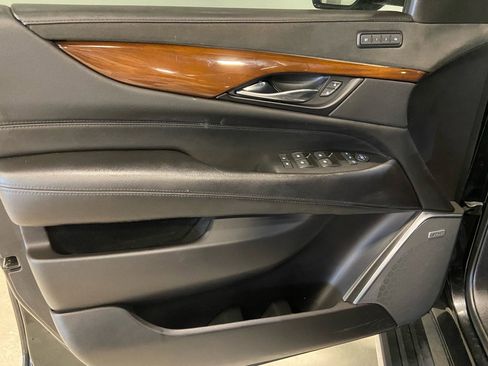 Used 2019 Cadillac Escalade Premium Luxury w/ Escalade Sport Edition image 17