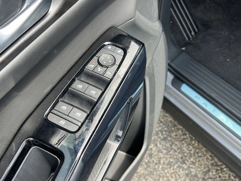 New 2026 Nissan Pathfinder Platinum FWD image 17
