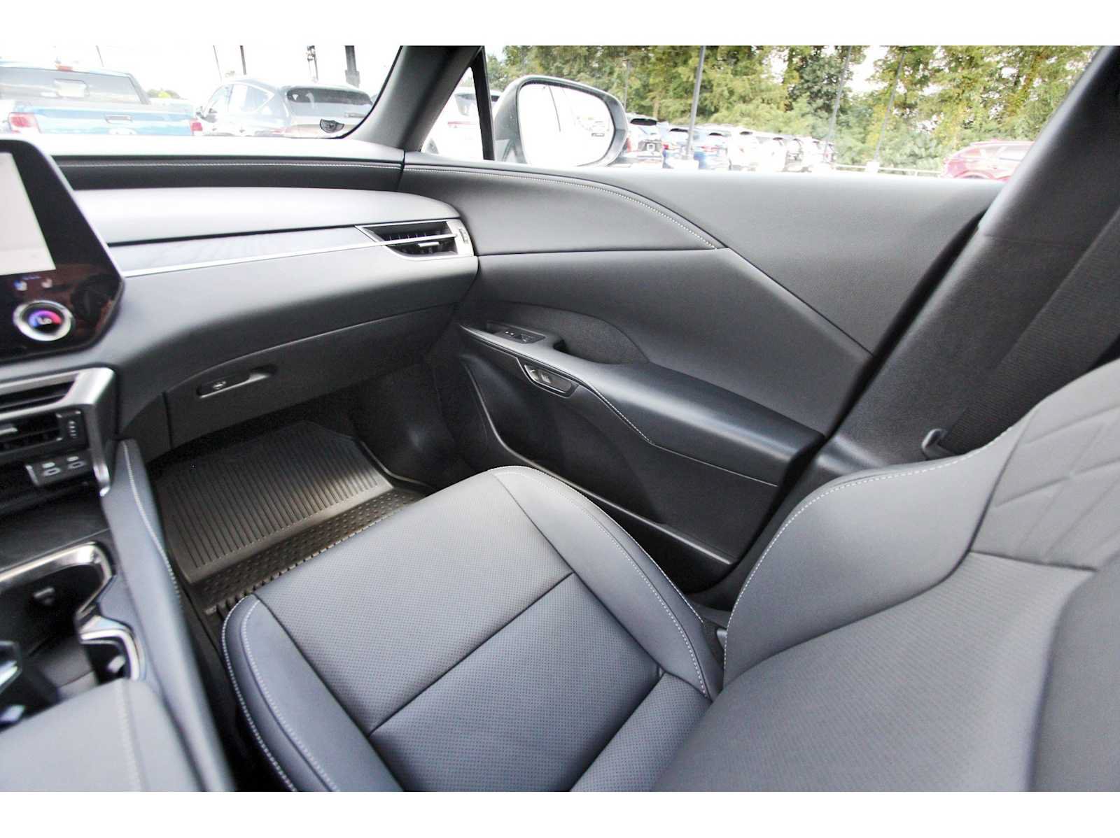 Used 2025 Lexus RX 350 Premium w/ Convenience Package FWD image 8