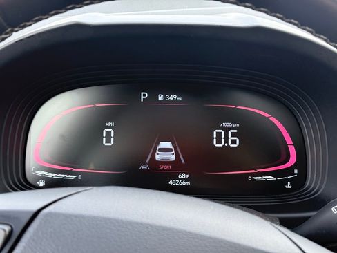 Used 2024 Hyundai Venue SEL image 7