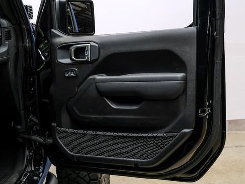 Used 2025 Jeep Wrangler Unlimited Rubicon w/ Safety Group AWD/4WD image 86