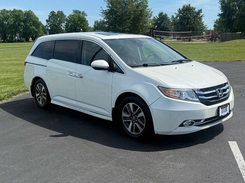 Used 2014 Honda Odyssey Touring Elite image 3