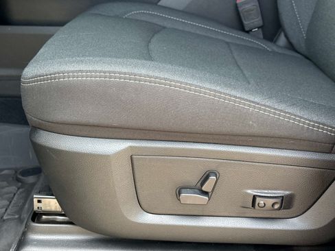 Certified 2025 RAM 2500 Big Horn AWD/4WD image 22