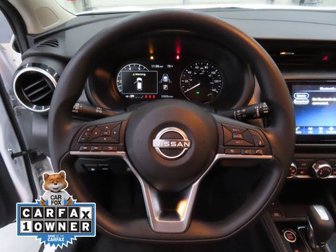 Used 2023 Nissan Kicks SV image 14