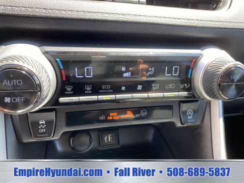 Used 2025 Toyota RAV4 XLE AWD/4WD image 14