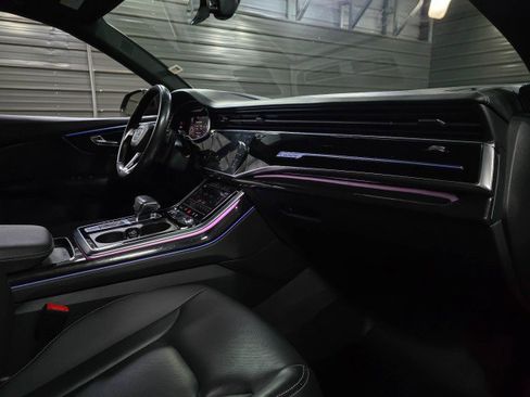 Used 2019 Audi Q8 Prestige image 12