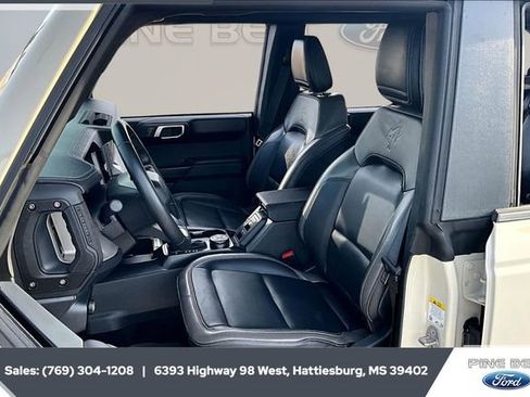Used 2025 Ford Bronco Outer Banks image 18
