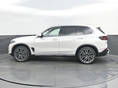 New 2026 BMW X5 sDrive40i RWD image 2