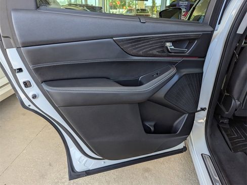 Used 2023 Acura MDX SH-AWD w/ Advance Package image 30