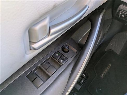 Used 2021 Toyota Corolla SE image 15