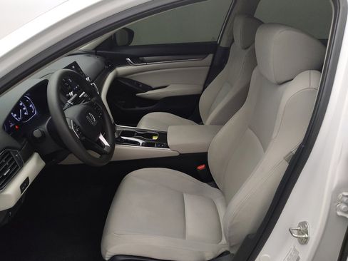 Used 2018 Honda Accord LX image 17