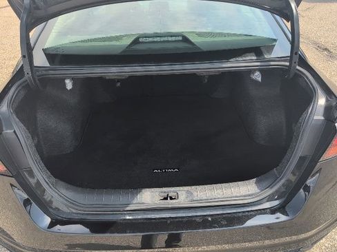 Used 2024 Nissan Altima 2.5 SV FWD image 18