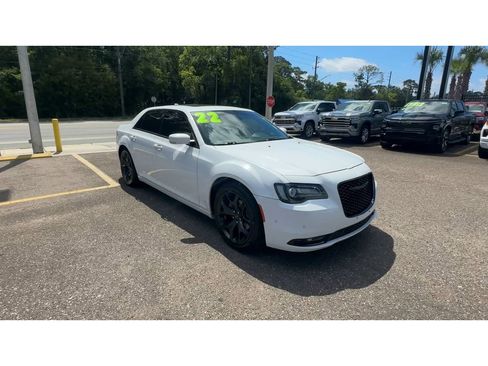Used 2022 Chrysler 300 S RWD image 8