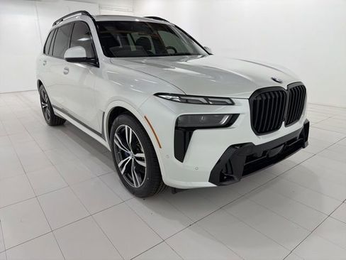Certified 2023 BMW X7 xDrive40i w/ M Sport Package image 7