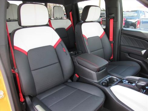 New 2026 GMC Canyon AT4X AWD/4WD image 8