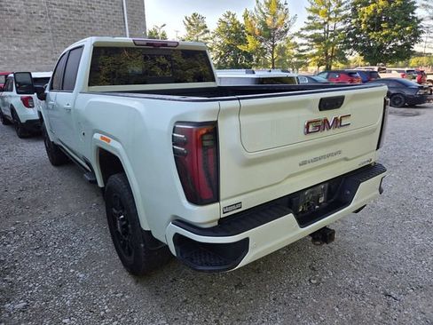 Used 2024 GMC Sierra 2500 AT4 w/ AT4 Premium Plus Package AWD/4WD image 8