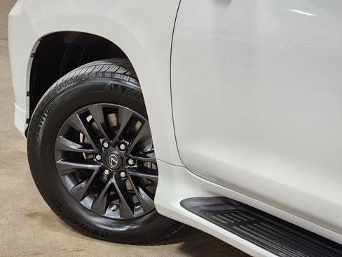 Used 2022 Lexus GX 460 Premium w/ Premium Plus Package image 23