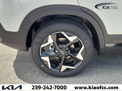 New 2026 Kia Seltos S FWD image 9