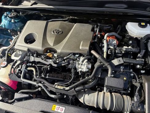 Certified 2025 Toyota Camry SE FWD image 9