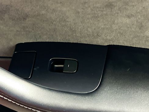 Used 2023 Tesla Model Y Long Range image 30