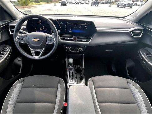 Used 2025 Chevrolet TrailBlazer LT w/ Convenience Package AWD/4WD image 21