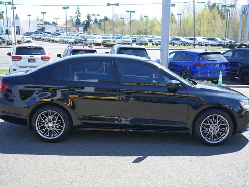 Used 2017 Volkswagen Jetta S w/ Jetta S Cold Weather Package image 6