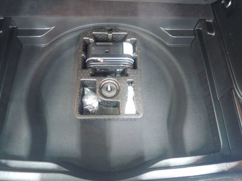Used 2022 Jeep Cherokee Latitude Lux w/ Sun & Sound Group AWD/4WD image 32