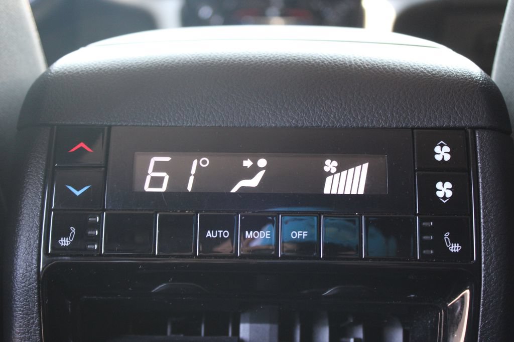 Used 2022 Jeep Grand Cherokee L Limited RWD image 30