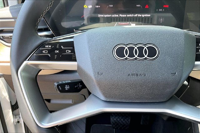 Used 2025 Audi Q5 Premium w/ Convenience Package AWD/4WD image 11