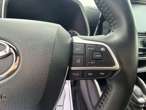 Used 2022 Toyota Highlander XSE AWD/4WD image 33