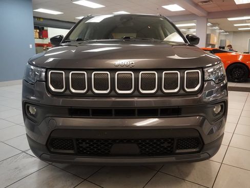 Used 2022 Jeep Compass Latitude AWD/4WD image 12