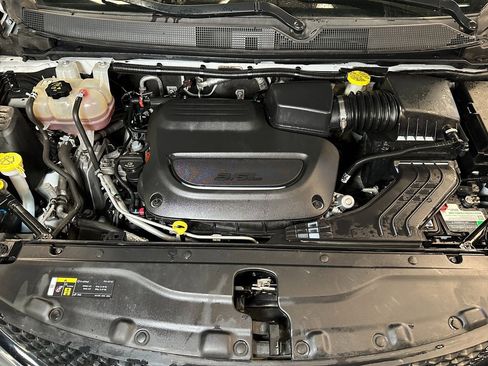 Used 2020 Chrysler Pacifica Touring-L w/ S Appearance Package image 21