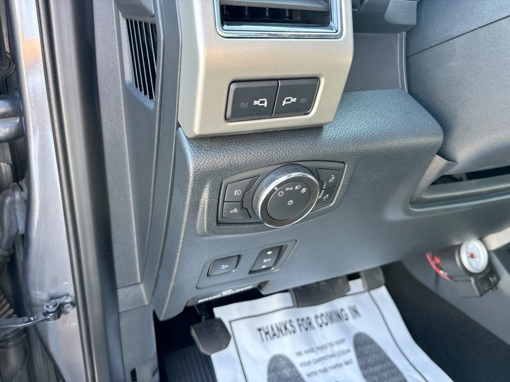 Used 2022 Ford F250 Lariat w/ Black Appearance Package AWD/4WD image 30