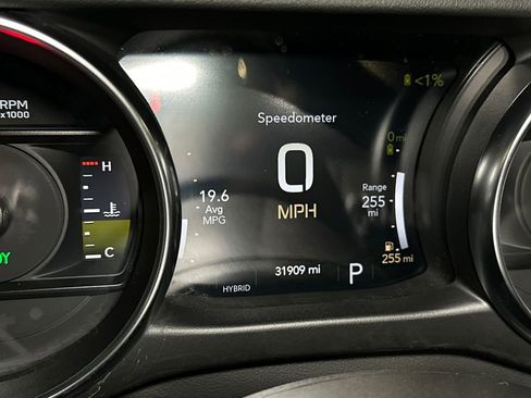 Used 2023 Jeep Wrangler Unlimited Sahara w/ Cold Weather Group AWD/4WD image 20