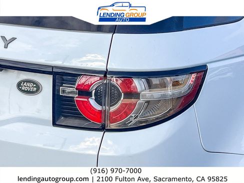 Used 2018 Land Rover Discovery Sport SE image 8