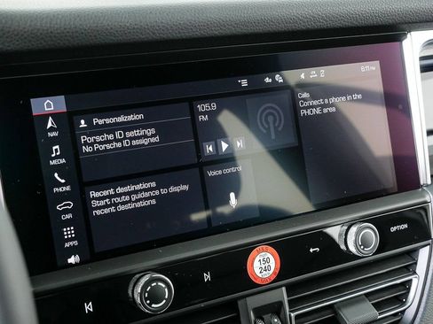 Certified 2026 Porsche Macan AWD/4WD image 14