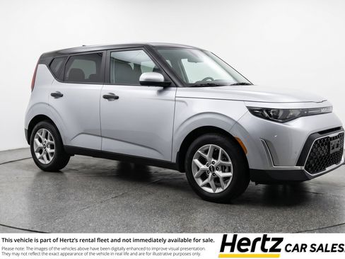 Used 2025 Kia Soul LX w/ LX Technology Package FWD image 1