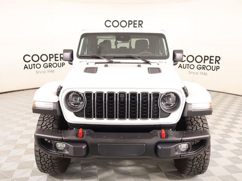 Used 2025 Jeep Gladiator Rubicon AWD/4WD image 10