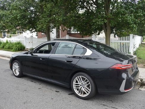 Used 2025 BMW 530i RWD image 5