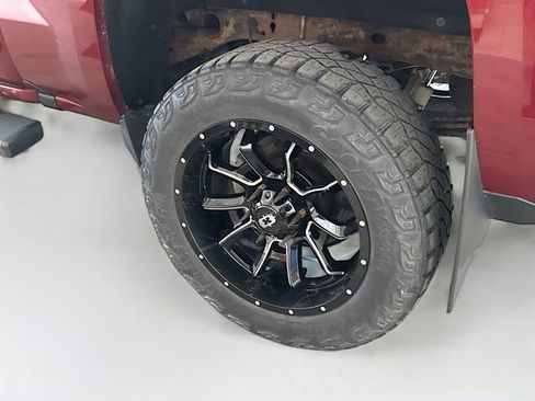 Used 2017 Chevrolet Silverado 1500 LT w/ All Star Edition AWD/4WD image 30