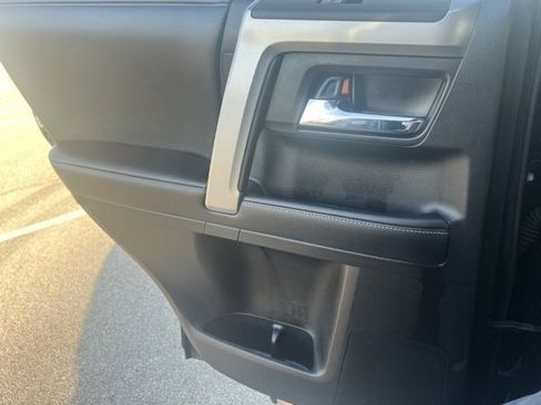 Used 2020 Toyota 4Runner SR5 image 29