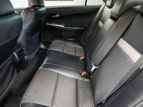 Used 2013 Toyota Camry SE FWD image 18