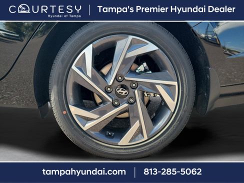 New 2026 Hyundai Elantra Limited image 5