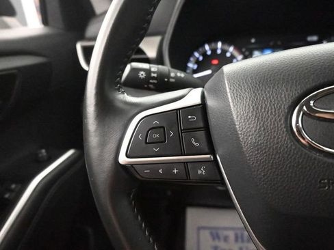 Used 2024 Toyota Highlander LE image 17