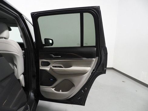 Used 2023 Jeep Grand Cherokee Overland image 66