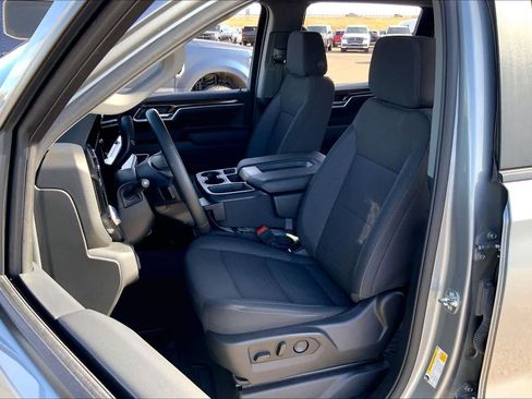 Used 2025 Chevrolet Silverado 1500 LT image 7