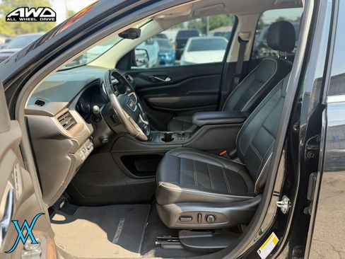 Used 2020 GMC Acadia Denali w/ Technology Package AWD/4WD image 12
