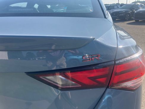 Used 2025 Nissan Sentra SR FWD image 9